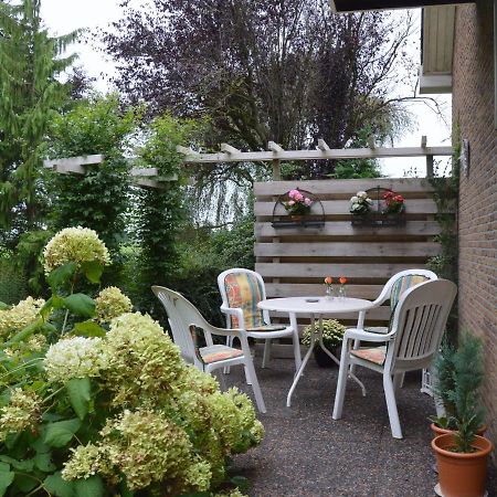 Cozy Vacation Home With A Private Garden Mantinge エクステリア 写真